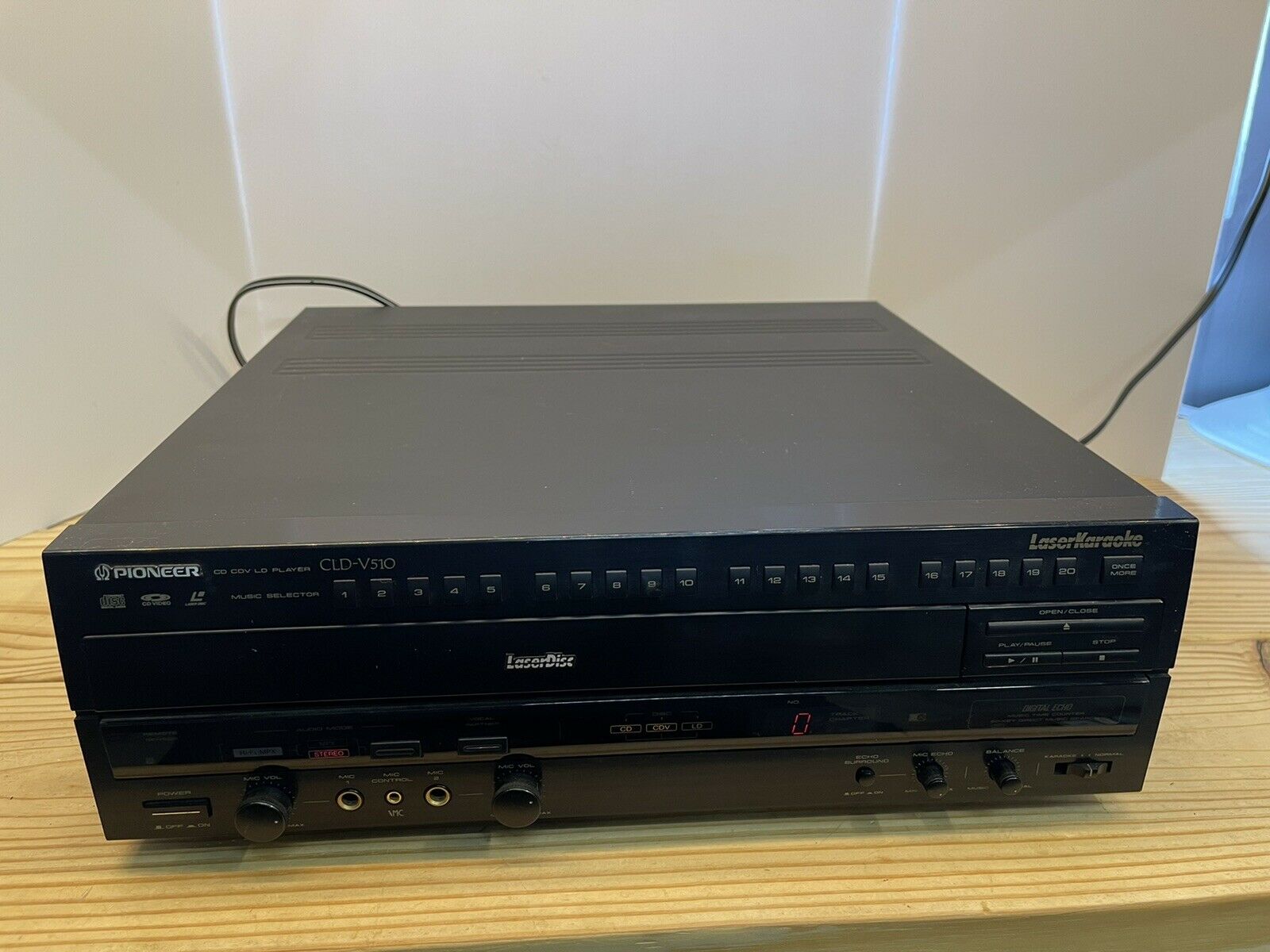 Pioneer Cld-v510 Laserdisc Player Working But Quiet Audio