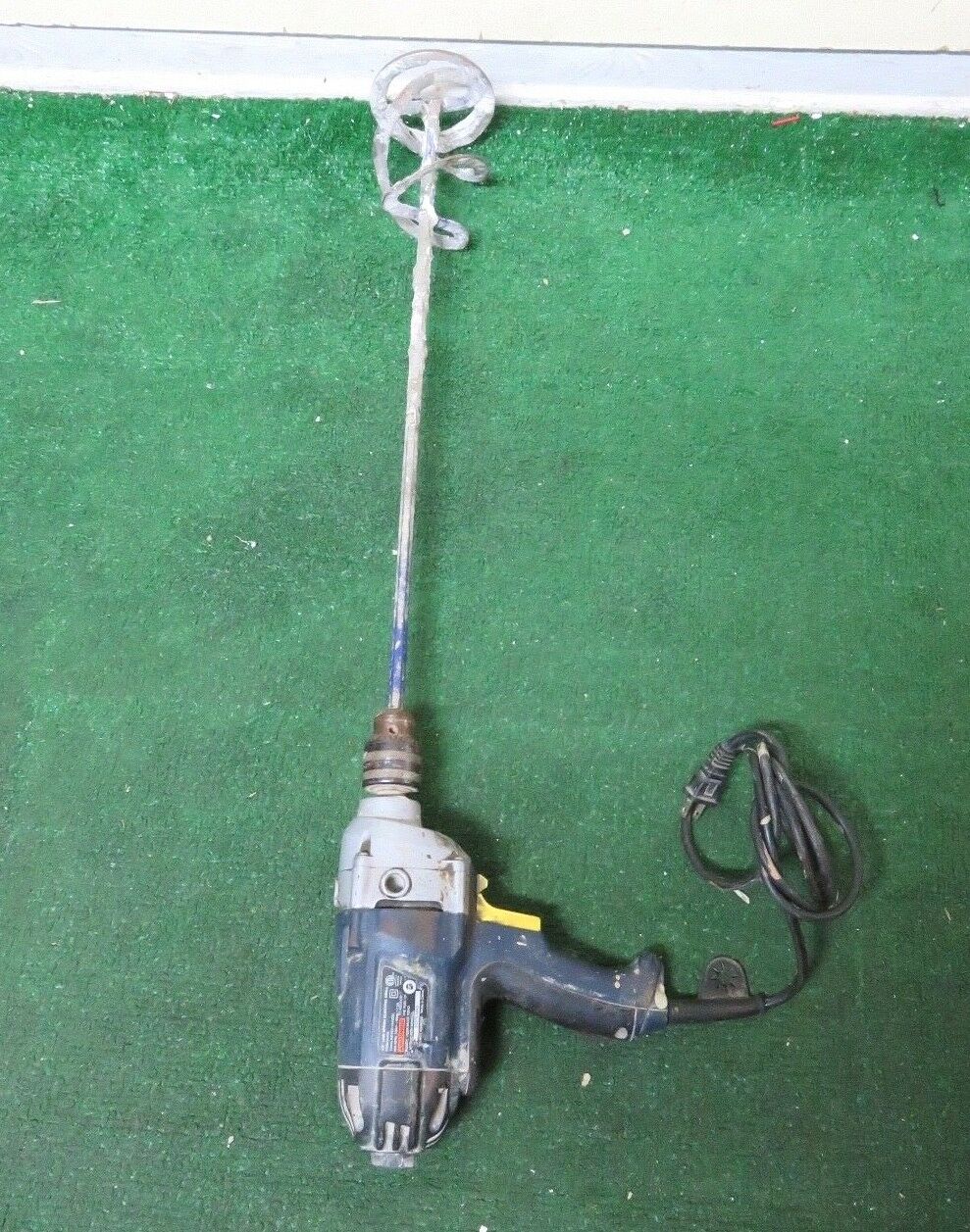 Chicago electric 60436.1/2 Inch Reversible Drill. Paint and mortar mixer
