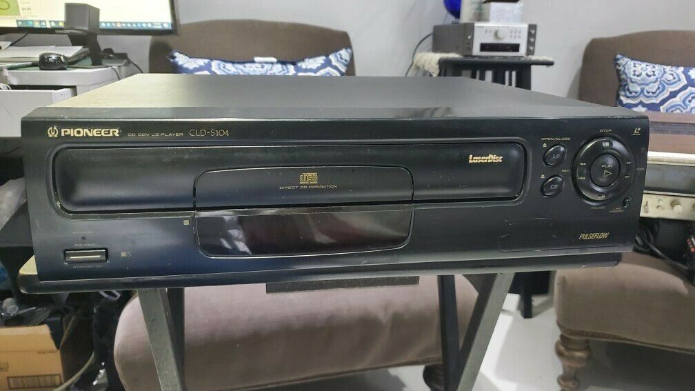Vintage Pioneer Cld-s104 Cd / Ld / Ld Player For Repair Or Parts...laser Disc
