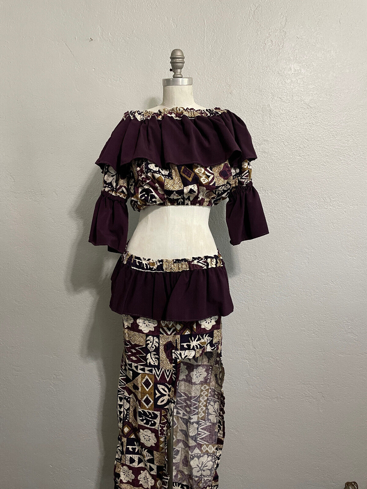 VTG Hawaiian Barkcloth Ruffle Off Shoulder Crop Top Skirt Set Tiki Hula Floral