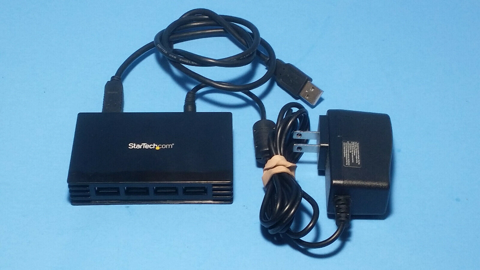 StarTech.com ST4202USB 4-Port Compact Black Portable USB 2.0 Hub